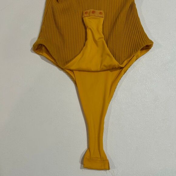 Princess Polly Mustard Ribbed Bodysuit Size 0 US / AU 4 - Picture 6 of 6